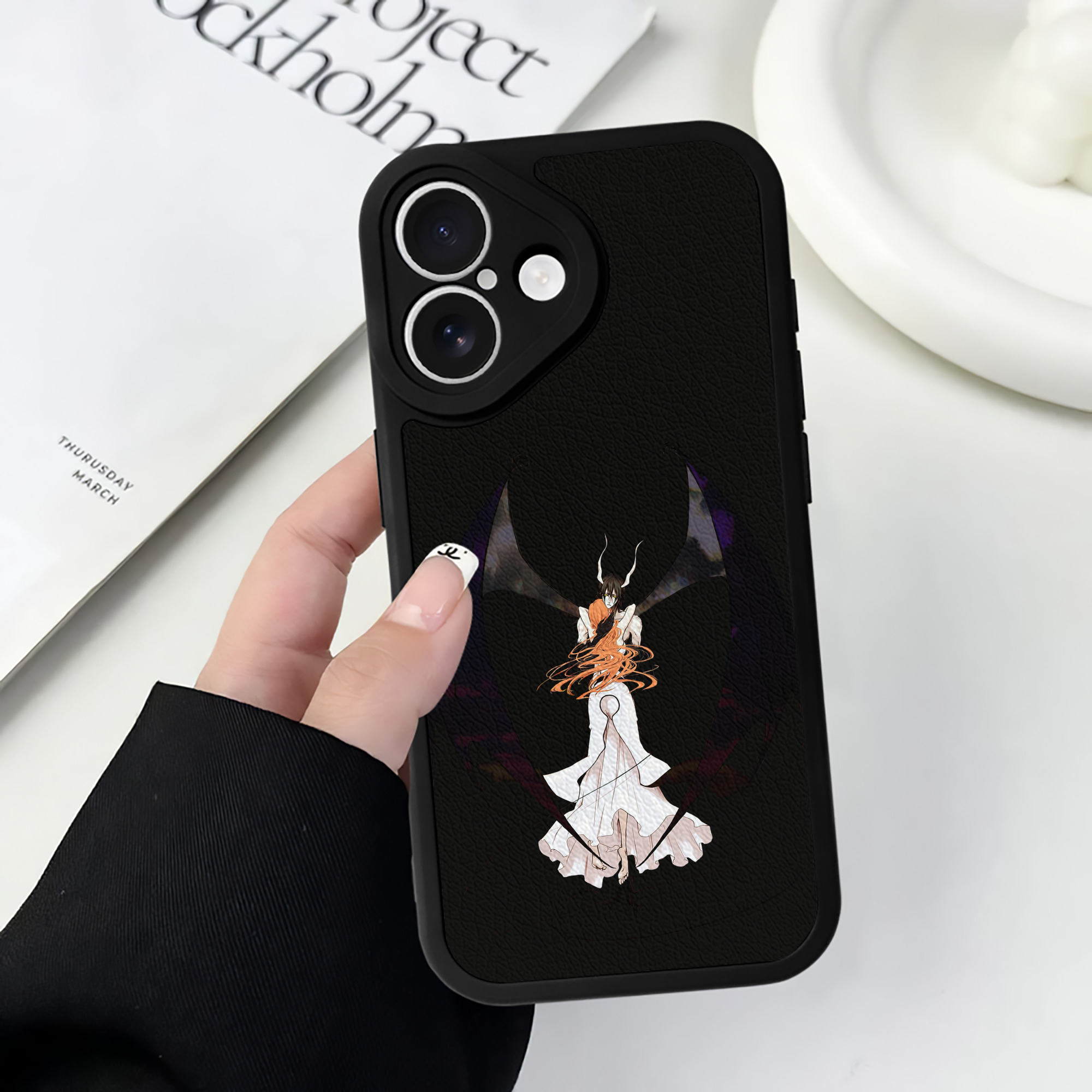 （画像用） ブリーチ ウルキオラ·シファー BLEACH Ulquiorra cifer 【iPhone 16シリーズ対応】シリコンスマホケース（レザー調） 材質：シリコン